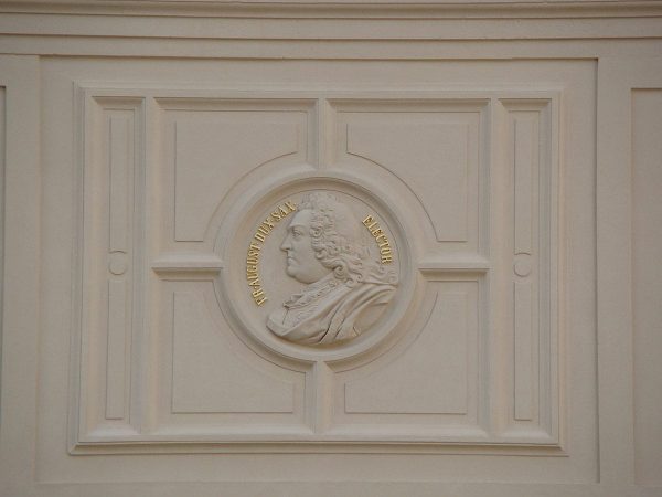 Medaillon August II nach Restaurierung, Johanneum Dresden